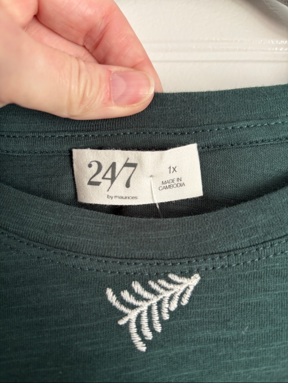 Maurice’s 24/7 Tshirt - Picture 3 of 3